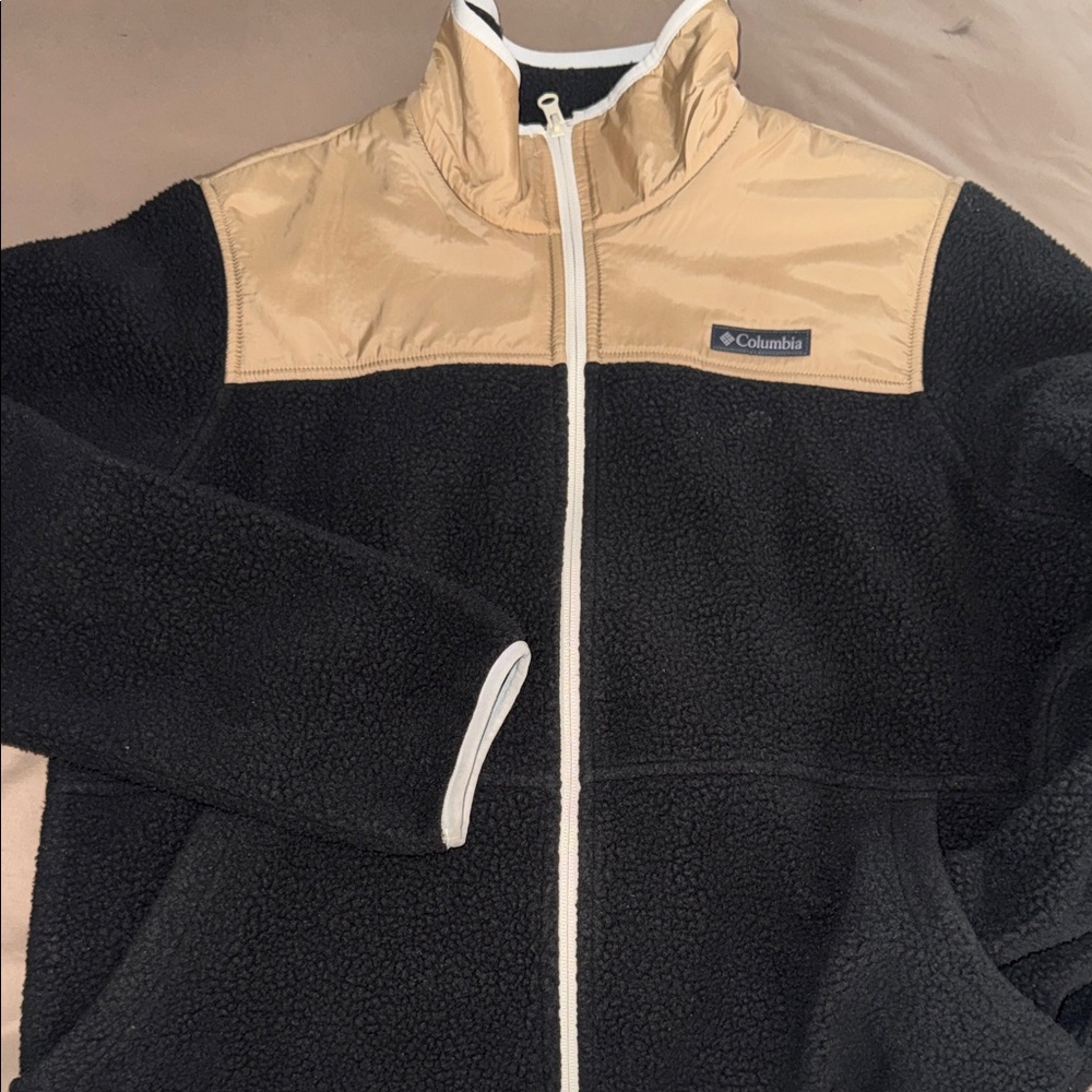 Columbia Black and Tan Sherpa Fleece Jacket